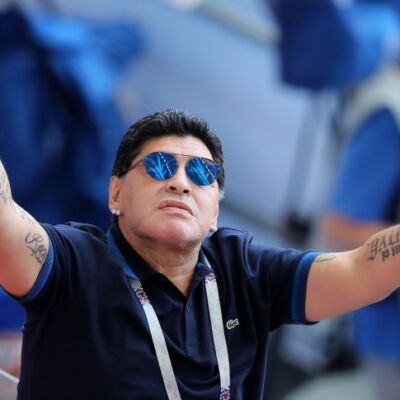 maradona-abrazo-pasarella_862x485