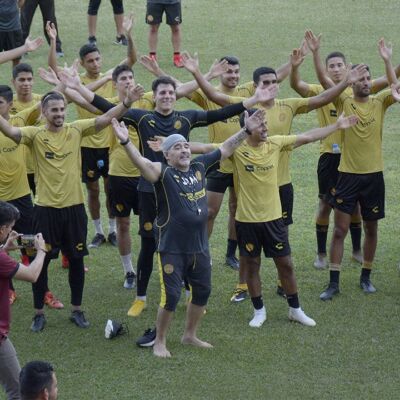 maradona-entrenamiento-dorados-5